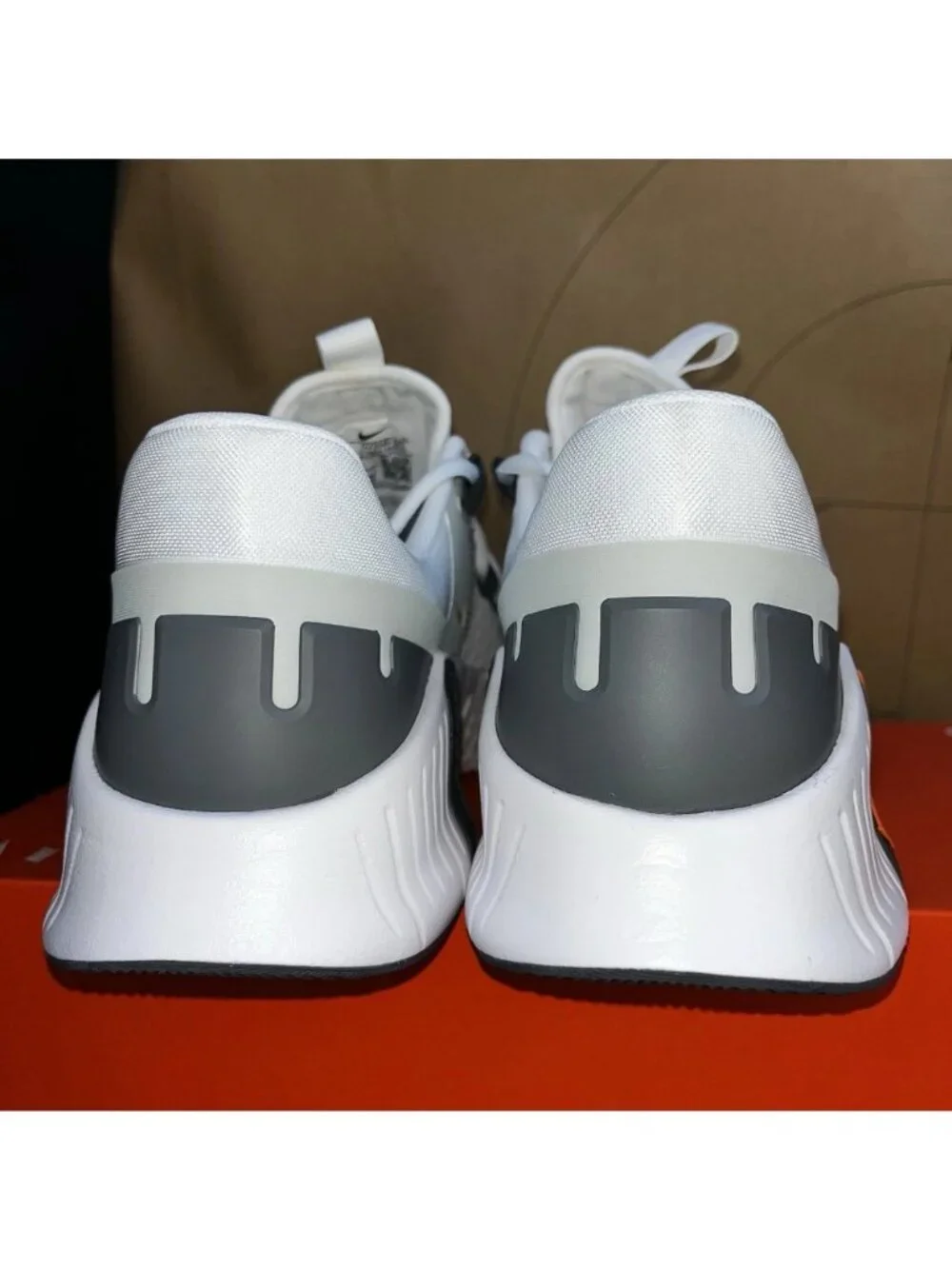 NEW Nike Free Metcon 5 Summit White/Bright Mandarin DV3949-101 Men Size 10.5